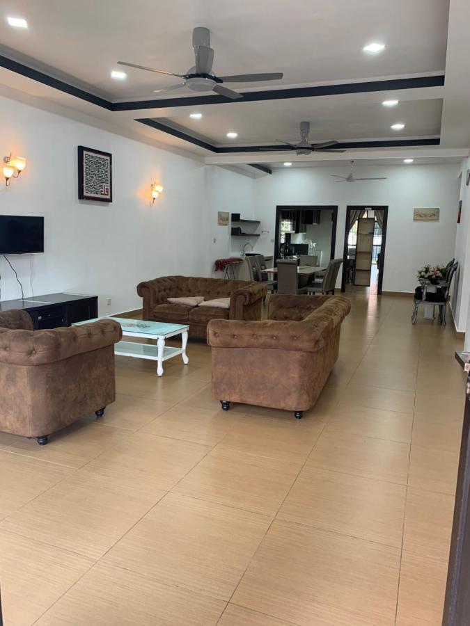Villaparadise Homestay Batu Pahat Dış mekan fotoğraf