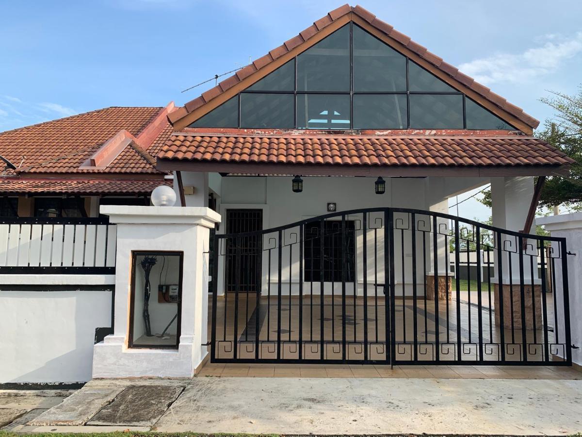 Villaparadise Homestay Batu Pahat Dış mekan fotoğraf